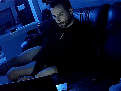 Snapshot of gryzoon chatting on 10-09-25, 12:30 gryzoon online show from 10-09-25, 12:30