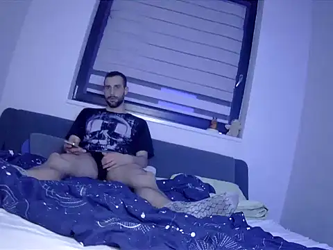 Snapshot of gryzoon chatting on 11-04-25, 09:36 gryzoon online show from 11-04-25, 09:36