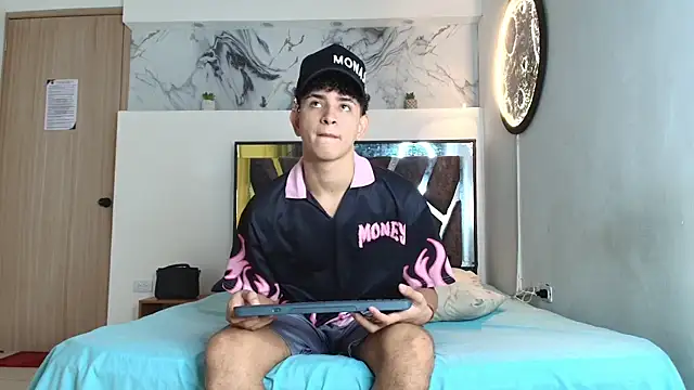 KING OFF BOYS online show from 09-29-25, 01:27