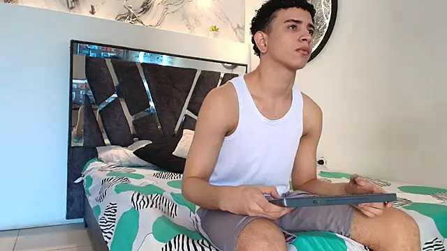 KING OFF BOYS online show from 11-22-25, 01:10