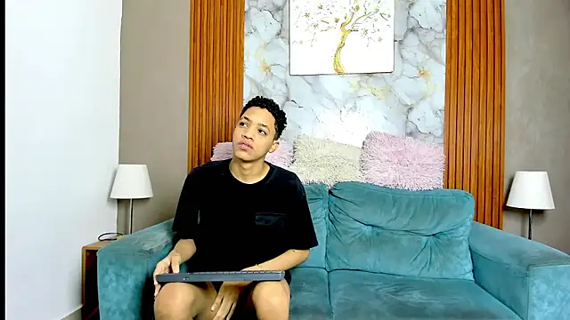Snapshot of KING_OFF_BOYS chatting on 05-23-26, 01:04 KING OFF BOYS online show from 05-23-26, 01:04