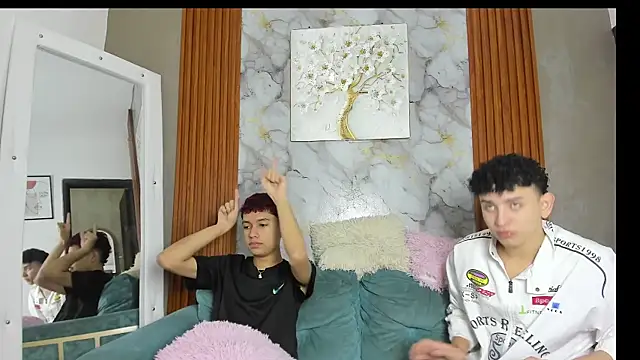 Snapshot of KING_OFF_BOYS chatting on 06-09-26, 02:06 KING OFF BOYS online show from 06-09-26, 02:06
