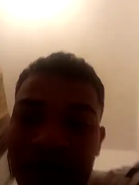 Snapshot of yerson20hot chatting on 02-25-25, 06:36 yerson20hot online show from 02-25-25, 06:36