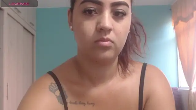 Snapshot of Anthonela_Queen chatting on 12-17-25, 01:06 Anthonela Queen online show from 12-17-25, 01:06