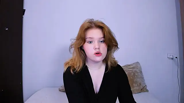 LaseyMoon online show from 09-19-25, 11:22