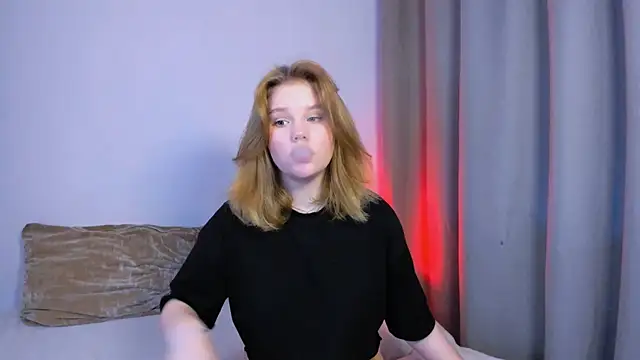 LaseyMoon online show from 09-26-25, 11:14