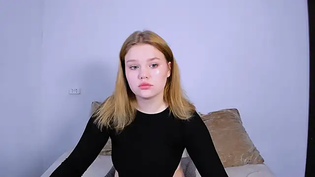 LaseyMoon online show from 10-21-25, 10:43