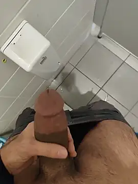 Snapshot of _SeMiHH_ chatting on 01-19-26, 09:13 SeMiHH online show from 01-19-26, 09:13