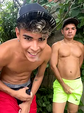 Snapshot of twinks_28 chatting on 09-29-25, 05:18 twinks 28 online show from 09-29-25, 05:18