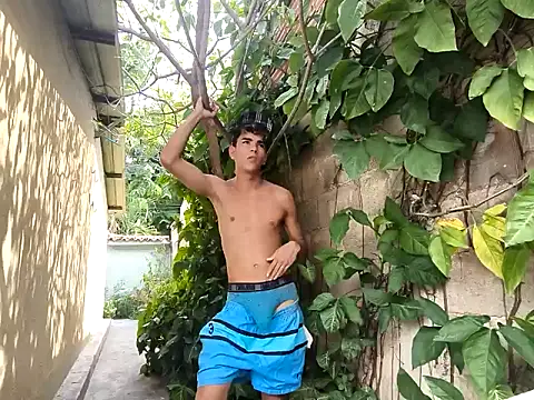Snapshot of twinks_28 chatting on 10-09-25, 05:55 twinks 28 online show from 10-09-25, 05:55