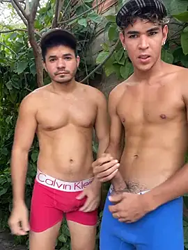 Snapshot of twinks_28 chatting on 10-18-25, 04:30 twinks 28 online show from 10-18-25, 04:30