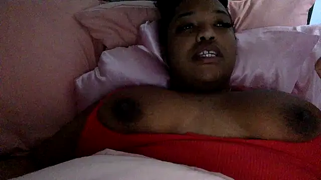 Snapshot of bronxminx chatting on 02-25-25, 03:49 bronxminx online show from 02-25-25, 03:49