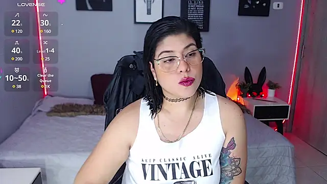 Snapshot of Veronika_metal chatting on 03-03-25, 06:44 Veronika metal online show from 03-03-25, 06:44