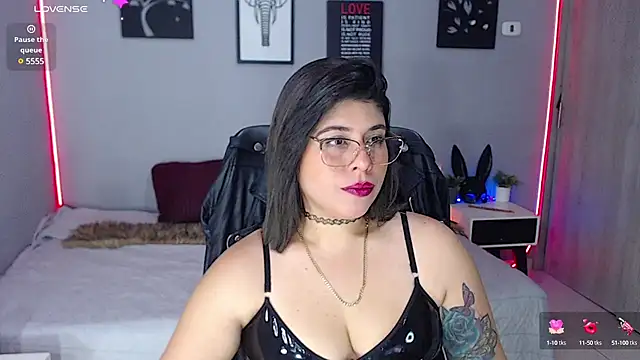 Snapshot of Veronika_metal chatting on 03-04-25, 03:33 Veronika metal online show from 03-04-25, 03:33