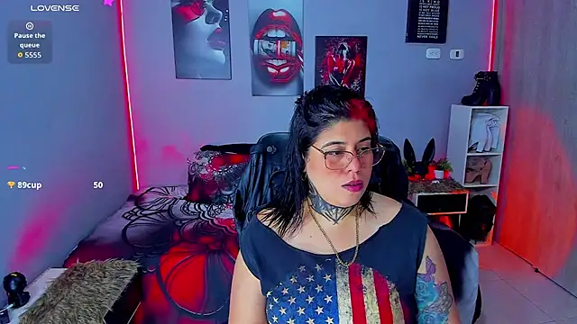 Snapshot of Veronika_metal chatting on 09-16-25, 06:25 Veronika metal online show from 09-16-25, 06:25