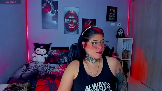 Snapshot of Veronika_metal chatting on 11-05-25, 07:52 Veronika metal online show from 11-05-25, 07:52