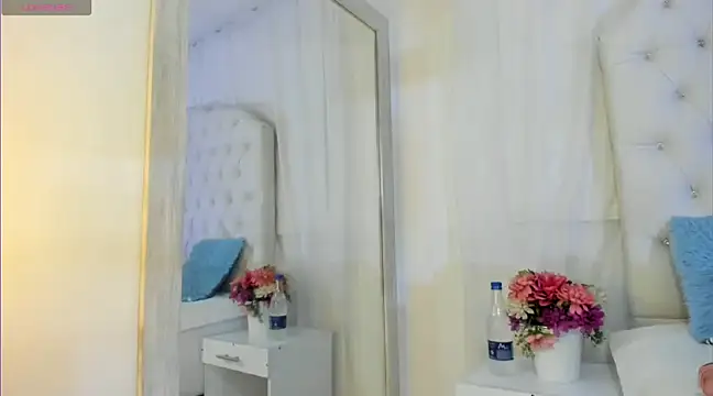 Snapshot of kamii_arias chatting on 03-05-25, 12:11 kamii arias online show from 03-05-25, 12:11