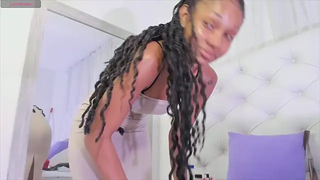 Snapshot of kamii_arias chatting on 10-29-25, 02:19 kamii arias online show from 10-29-25, 02:19