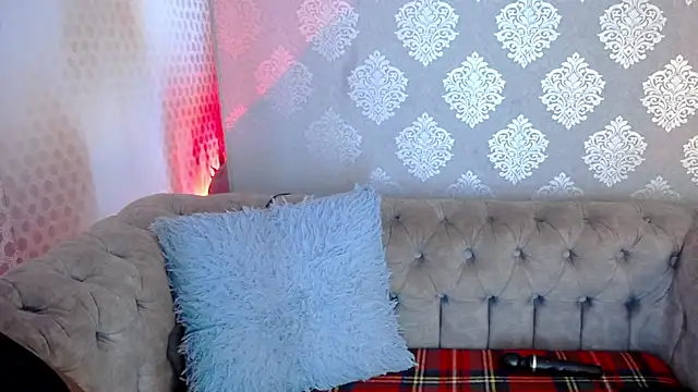Snapshot of Agata_Grubisic chatting on 07-12-26, 04:14 Agata Grubisic online show from 07-12-26, 04:14