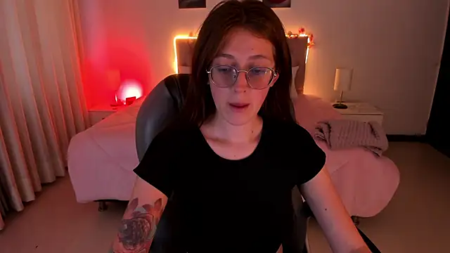 Emily Warren  online show from 11-10-25, 07:46