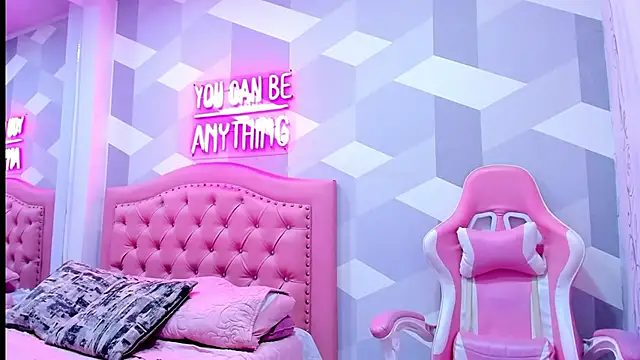 Snapshot of Gianna_Watson chatting on 03-03-25, 04:14 Gianna Watson online show from 03-03-25, 04:14