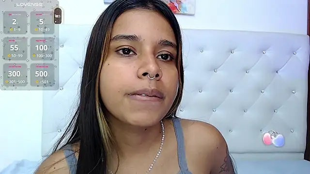 Snapshot of sweetebony_33 chatting on 10-10-25, 05:17 sweetebony 33 online show from 10-10-25, 05:17