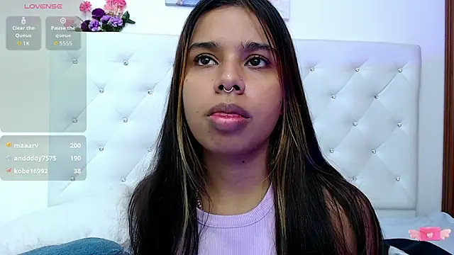 Snapshot of sweetebony_33 chatting on 11-06-25, 04:24 sweetebony 33 online show from 11-06-25, 04:24