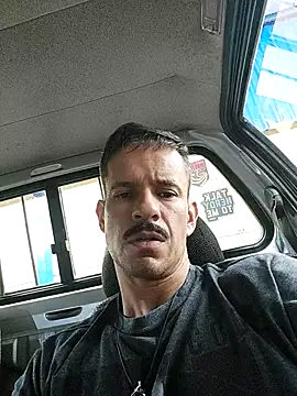 Snapshot of juniortche1313 chatting on 02-24-25, 11:52 juniortche1313 online show from 02-24-25, 11:52