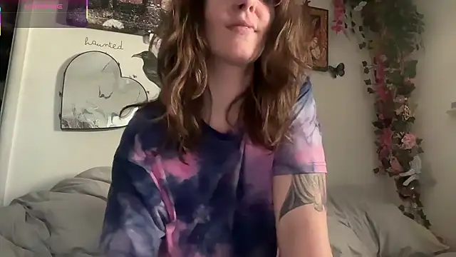 Snapshot of mothh1 chatting on 03-08-26, 10:24 mothh1 online show from 03-08-26, 10:24