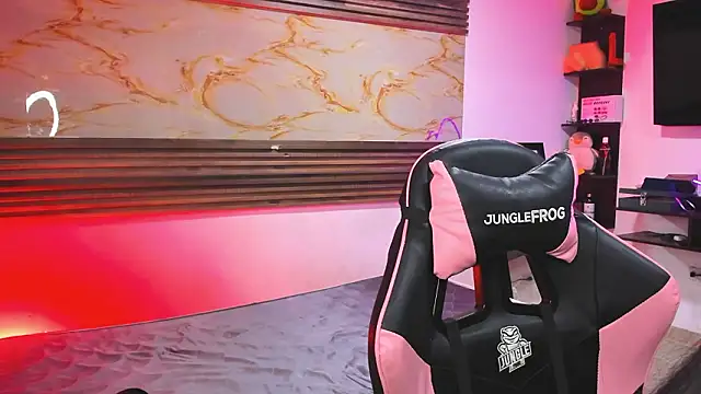 Cloe roouse online show from 03-18-26, 07:06