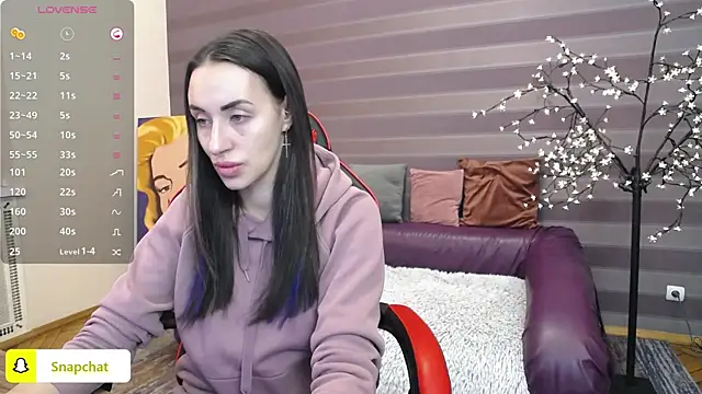 Snapshot of JenniferStone chatting on 01-25-25, 06:23 JenniferStone online show from 01-25-25, 06:23