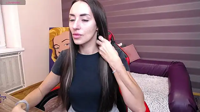 Snapshot of JenniferStone chatting on 10-03-25, 07:49 JenniferStone online show from 10-03-25, 07:49