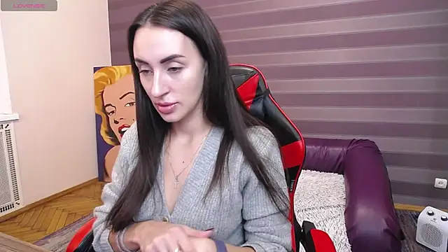 Snapshot of JenniferStone chatting on 11-14-25, 08:57 JenniferStone online show from 11-14-25, 08:57