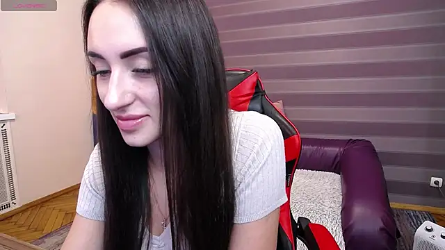 Snapshot of JenniferStone chatting on 11-21-25, 07:51 JenniferStone online show from 11-21-25, 07:51