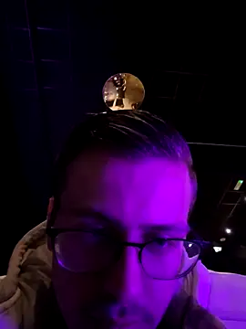 luckyluuk25 online show from 02-25-25, 06:42