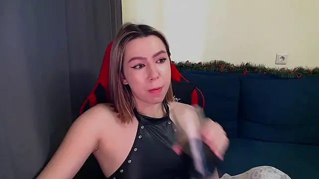 Snapshot of meganluss chatting on 12-05-25, 05:49 meganluss online show from 12-05-25, 05:49