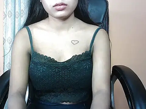 Snapshot of Mahi_DarlingS chatting on 03-11-25, 04:10 Mahi DarlingS online show from 03-11-25, 04:10