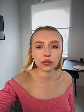Snapshot of EvaBrooklyn chatting on 03-17-25, 12:25 EvaBrooklyn online show from 03-17-25, 12:25
