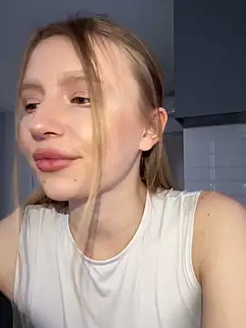 Snapshot of EvaBrooklyn chatting on 03-18-25, 03:31 EvaBrooklyn online show from 03-18-25, 03:31