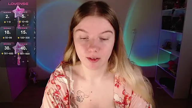 Strawberry juli online show from 09-16-25, 09:10