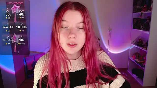 Strawberry juli online show from 10-20-25, 07:53