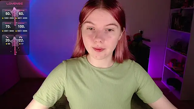 Strawberry juli online show from 11-22-25, 09:30