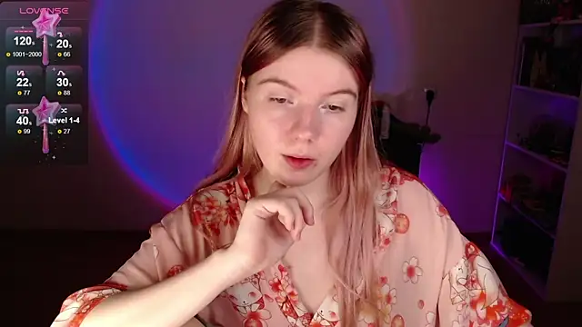 Snapshot of Strawberry_juli chatting on 01-18-26, 08:01 Strawberry juli online show from 01-18-26, 08:01