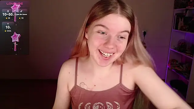 Snapshot of Strawberry_juli chatting on 02-28-26, 01:23 Strawberry juli online show from 02-28-26, 01:23