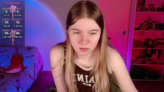 Snapshot of Strawberry_juli chatting on 05-22-26, 03:57 Strawberry juli online show from 05-22-26, 03:57