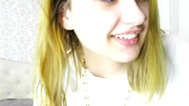 Snapshot of KeeleyEdge chatting on 03-01-25, 02:13 KeeleyEdge online show from 03-01-25, 02:13