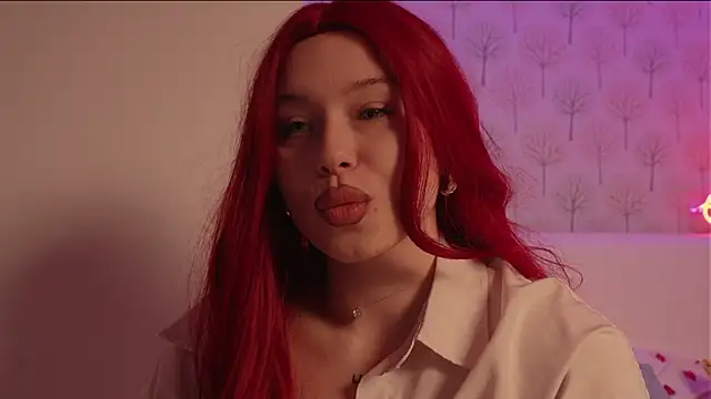 Snapshot of ElliSweetTease chatting on 10-16-25, 04:02 ElliSweetTease online show from 10-16-25, 04:02