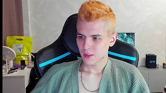 Snapshot of TravisRevas chatting on 03-05-25, 07:49 TravisRevas online show from 03-05-25, 07:49