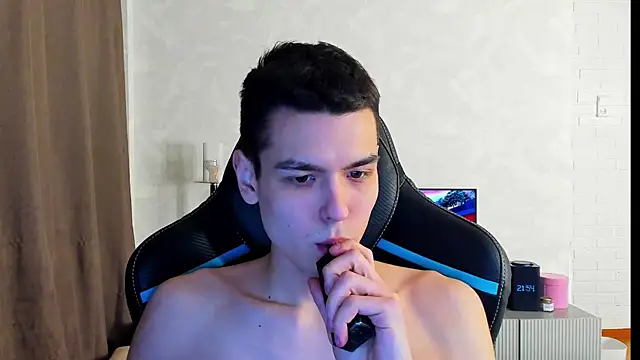 Snapshot of TravisRevas chatting on 03-13-25, 06:56 TravisRevas online show from 03-13-25, 06:56