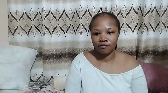 Snapshot of BootyClitQueen chatting on 02-25-25, 05:36 BootyClitQueen online show from 02-25-25, 05:36